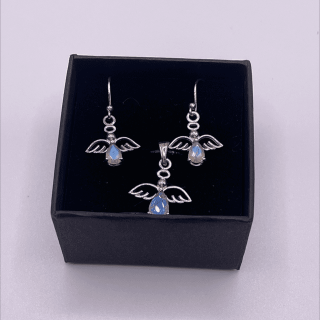 Rainbow Moonstone Pendant &amp; Earing Set Boxed