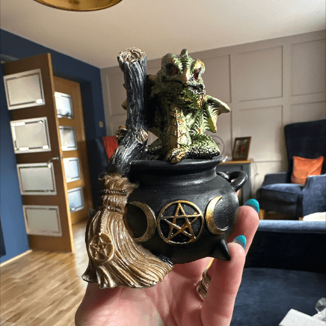 Dragon Cauldron Broomstick