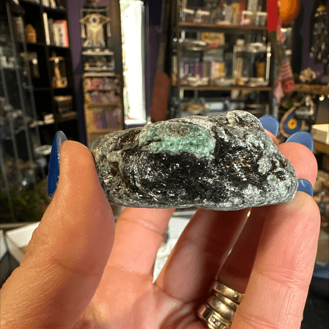 Emerald £5 chunk
